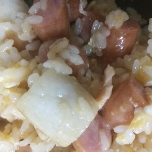 高タンパク！ウインナーとちくわの炒飯